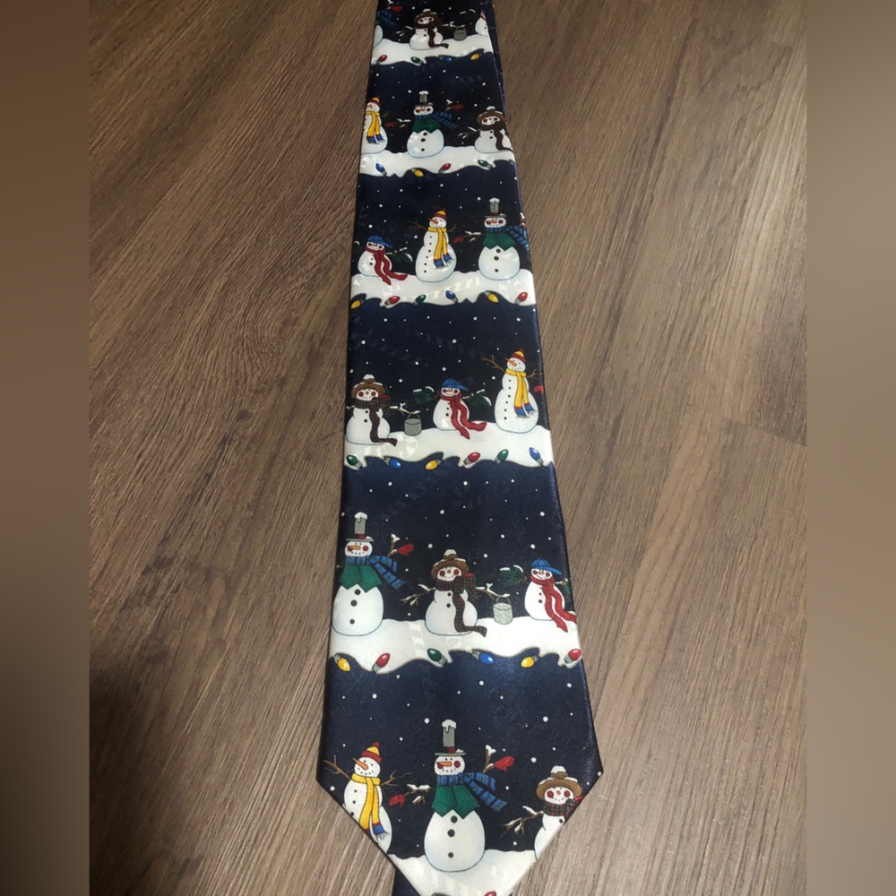 Snowman Holiday Tie